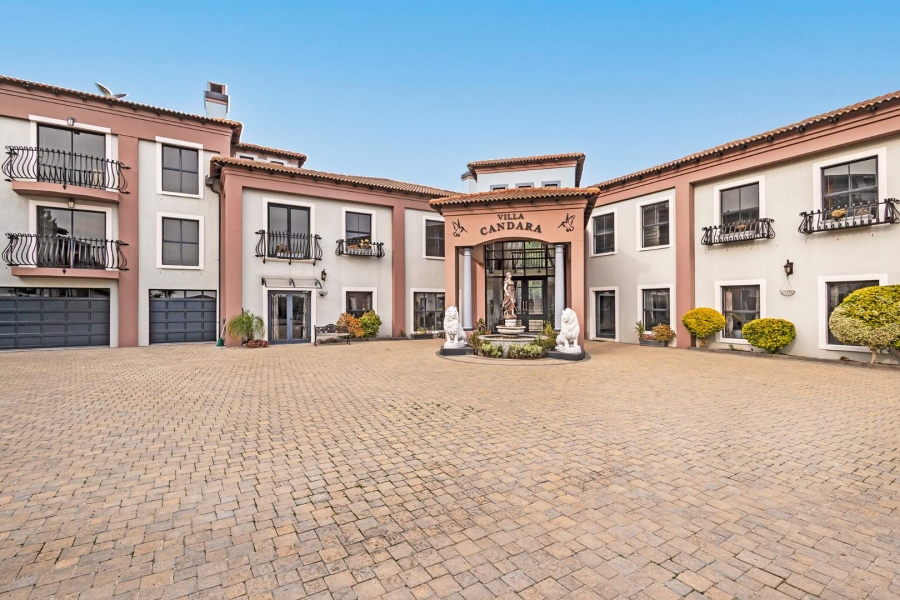 13 Bedroom Property for Sale in Plattekloof Western Cape